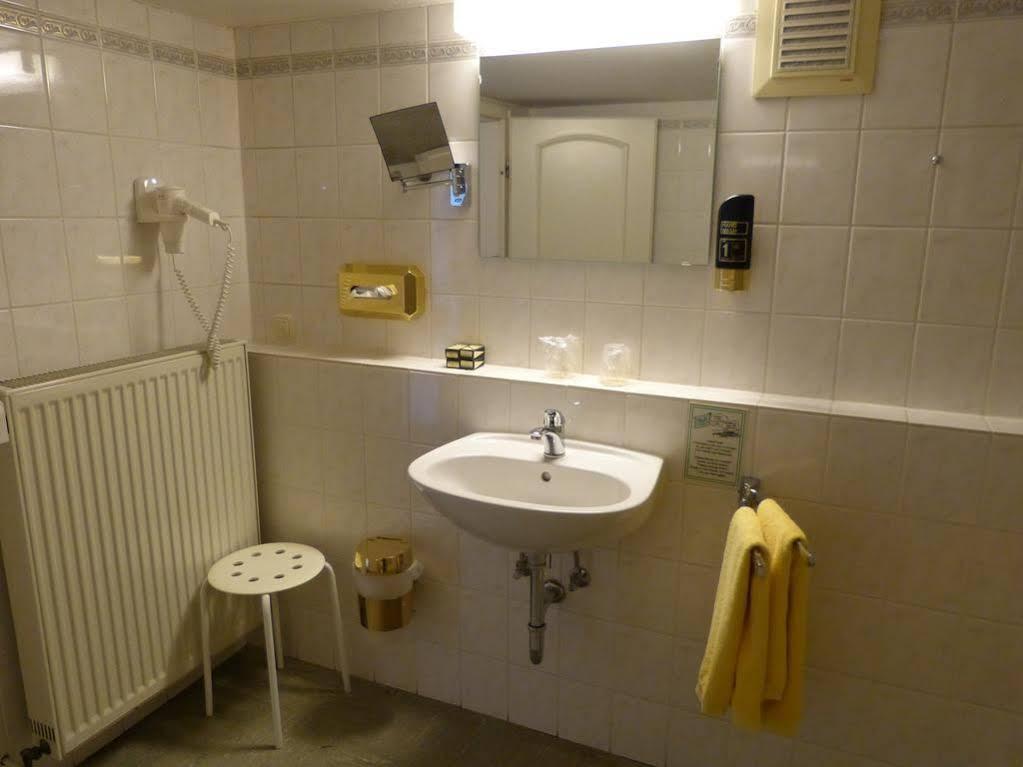 Hotel Am Hehlentor Celle Bagian luar foto