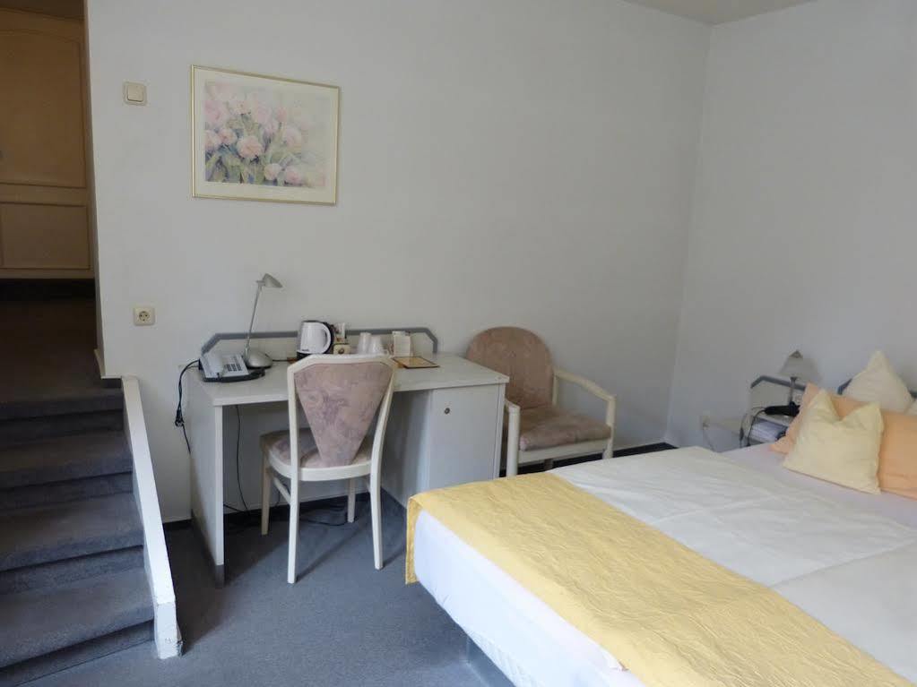 Hotel Am Hehlentor Celle Bagian luar foto